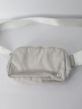 Lululemon Everywhere Belt Bag Light Gray Zip Close Adjustable Strap